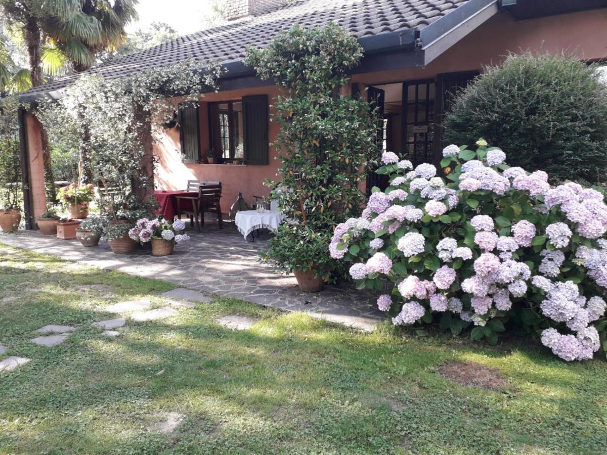 B&B Al Roncaccio Calco  Exteriör bild